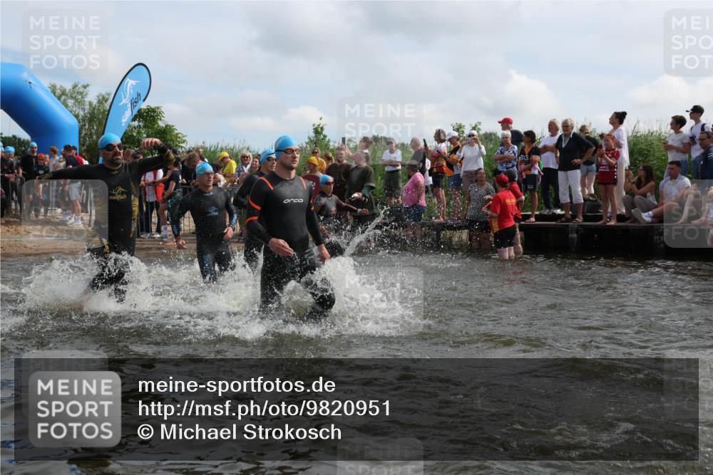 21.06.2026 - Viking Triathlon Michael Strokosch http://msf.ph/oto/9820951 21.06.2026 10:03:00 Schwimmen 64, 80, 82, 111, 199, 219, 233, 395, 407, 475, 530, 545, 546, 612, 634 meine-sportfotos.de