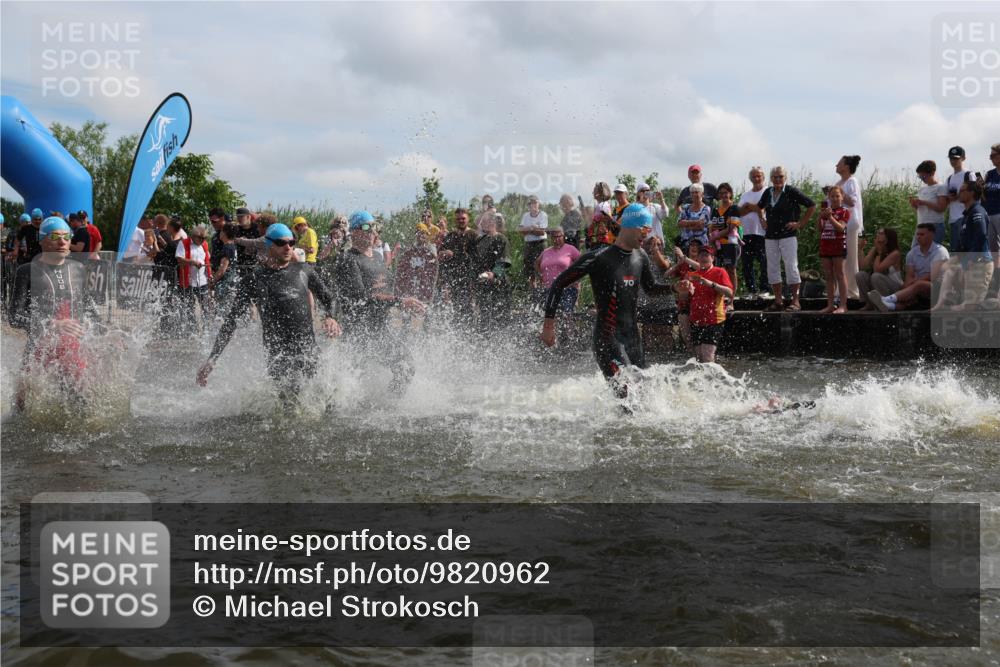 21.06.2026 - Viking Triathlon Michael Strokosch http://msf.ph/oto/9820962 21.06.2026 10:03:05 Schwimmen 49, 80, 82, 199, 200, 233, 348, 356, 395, 404, 407, 475, 545, 546, 612 meine-sportfotos.de