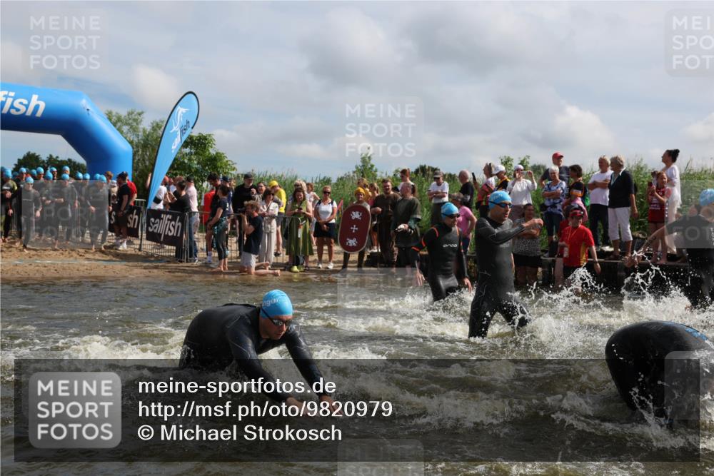 21.06.2026 - Viking Triathlon Michael Strokosch http://msf.ph/oto/9820979 21.06.2026 10:03:11 Schwimmen 49, 68, 80, 82, 170, 199, 200, 208, 348, 352, 356, 404, 467, 545, 612 meine-sportfotos.de