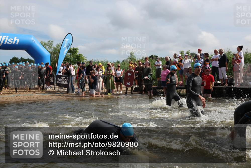 21.06.2026 - Viking Triathlon Michael Strokosch http://msf.ph/oto/9820980 21.06.2026 10:03:11 Schwimmen 49, 68, 80, 82, 170, 199, 200, 208, 348, 352, 356, 404, 467, 545, 612 meine-sportfotos.de