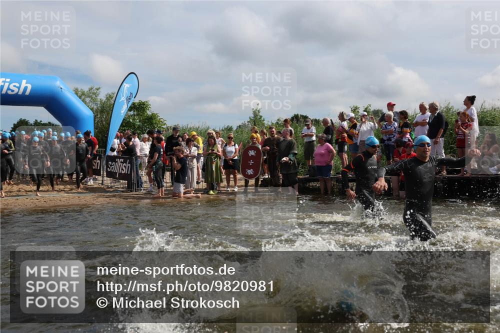 21.06.2026 - Viking Triathlon Michael Strokosch http://msf.ph/oto/9820981 21.06.2026 10:03:12 Schwimmen 49, 68, 80, 82, 170, 199, 200, 208, 348, 352, 356, 404, 467, 545, 612 meine-sportfotos.de