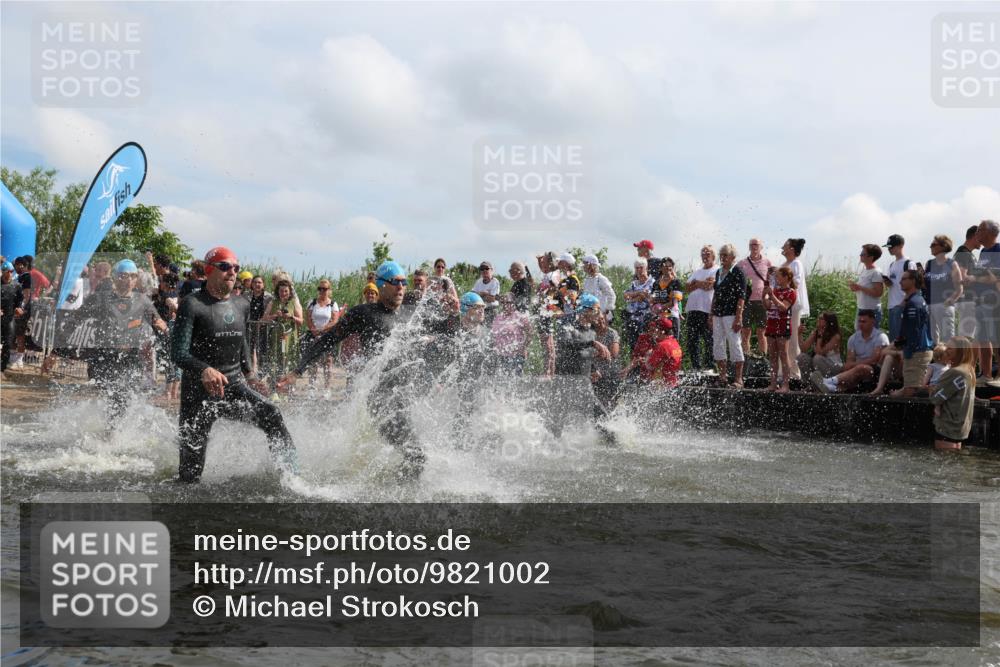 21.06.2026 - Viking Triathlon Michael Strokosch http://msf.ph/oto/9821002 21.06.2026 10:03:25 Schwimmen 58, 84, 118, 143, 202, 303, 328, 364, 419, 455, 457, 487, 556, 656, 667 meine-sportfotos.de