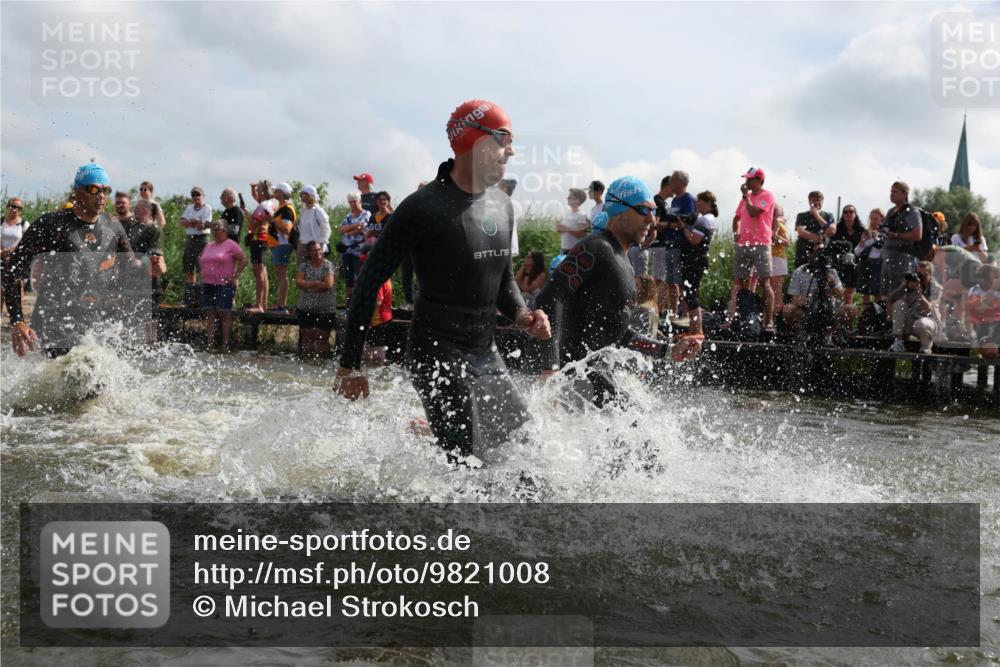 21.06.2026 - Viking Triathlon Michael Strokosch http://msf.ph/oto/9821008 21.06.2026 10:03:27 Schwimmen 53, 58, 84, 118, 143, 202, 251, 303, 328, 364, 419, 423, 455, 457, 487, 556, 656, 667 meine-sportfotos.de