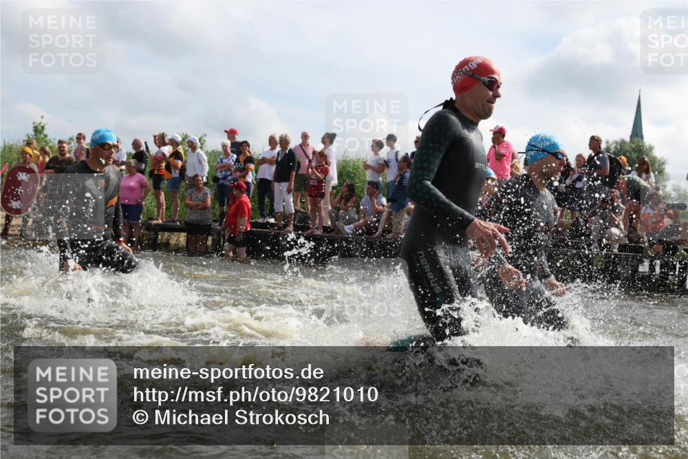 21.06.2026 - Viking Triathlon Michael Strokosch http://msf.ph/oto/9821010 21.06.2026 10:03:27 Schwimmen 53, 58, 84, 118, 143, 202, 251, 303, 328, 364, 419, 423, 455, 457, 487, 556, 656, 667 meine-sportfotos.de