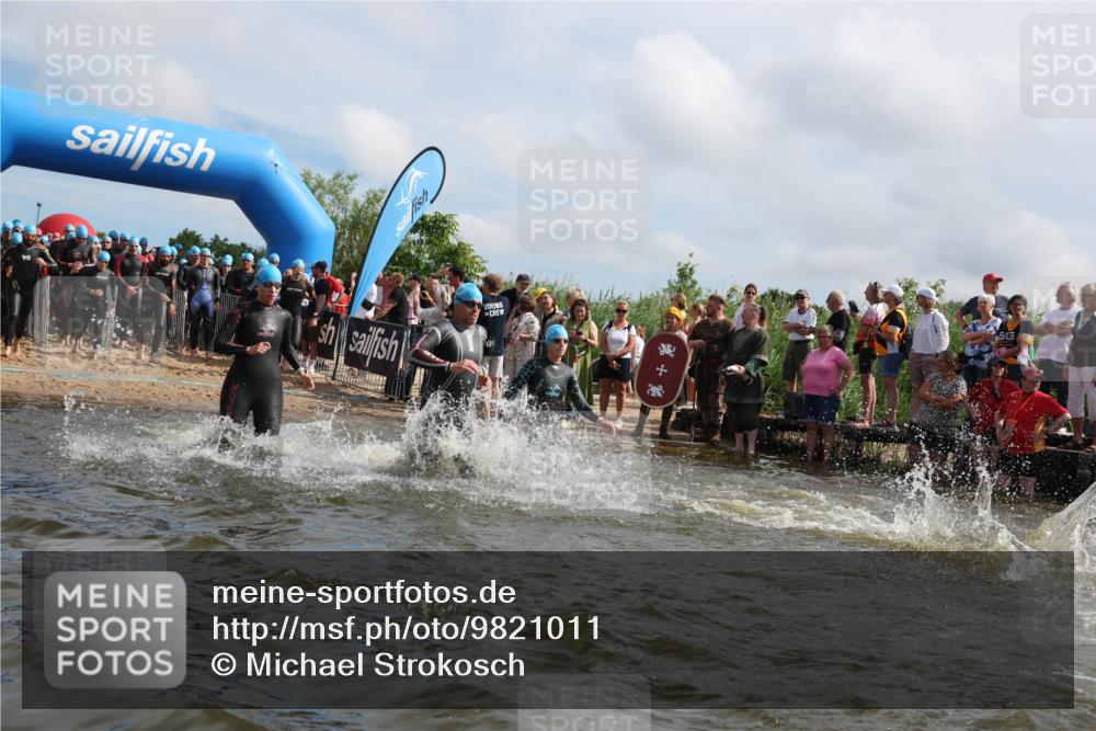 21.06.2026 - Viking Triathlon Michael Strokosch http://msf.ph/oto/9821011 21.06.2026 10:03:30 Schwimmen 53, 84, 95, 118, 143, 251, 303, 327, 328, 364, 423, 457, 556, 656, 667 meine-sportfotos.de