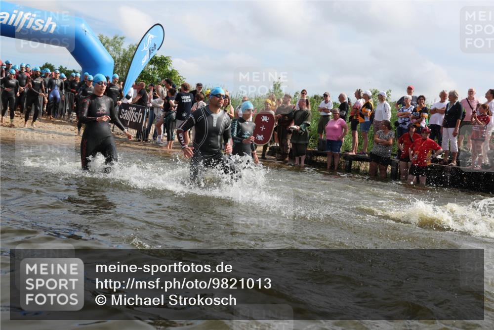 21.06.2026 - Viking Triathlon Michael Strokosch http://msf.ph/oto/9821013 21.06.2026 10:03:31 Schwimmen 53, 84, 95, 118, 143, 251, 303, 327, 328, 364, 423, 457, 556, 656, 667 meine-sportfotos.de