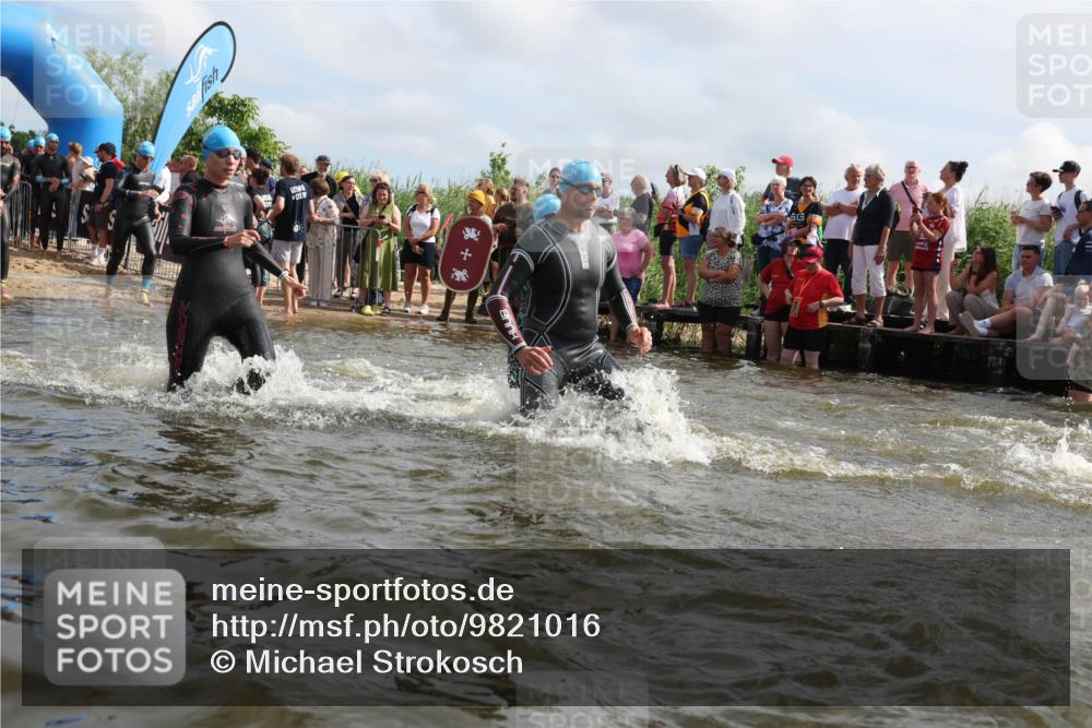 21.06.2026 - Viking Triathlon Michael Strokosch http://msf.ph/oto/9821016 21.06.2026 10:03:31 Schwimmen 53, 84, 95, 118, 143, 251, 303, 327, 328, 364, 423, 457, 556, 656, 667 meine-sportfotos.de