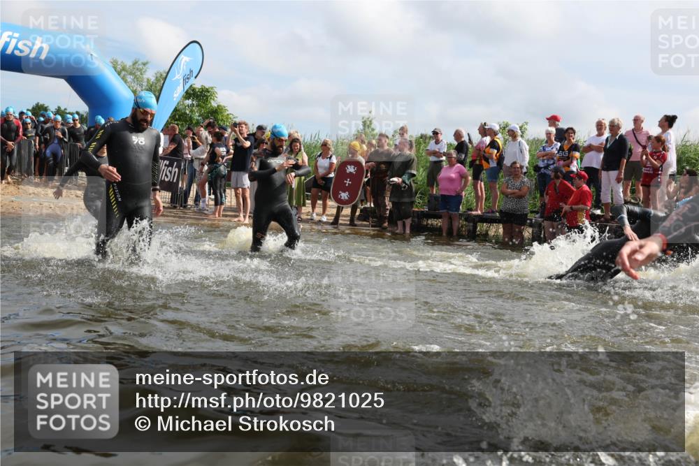 21.06.2026 - Viking Triathlon Michael Strokosch http://msf.ph/oto/9821025 21.06.2026 10:03:34 Schwimmen 53, 84, 95, 143, 229, 251, 303, 323, 327, 340, 423, 457, 458, 559, 656 meine-sportfotos.de
