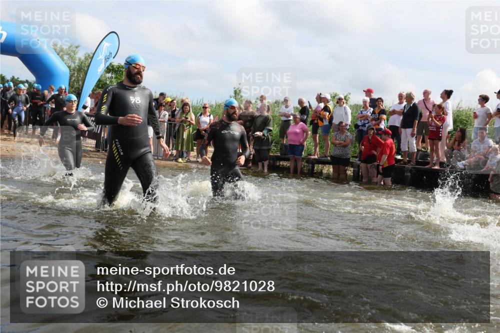 21.06.2026 - Viking Triathlon Michael Strokosch http://msf.ph/oto/9821028 21.06.2026 10:03:35 Schwimmen 53, 84, 95, 143, 229, 251, 303, 323, 327, 340, 423, 457, 458, 559, 656 meine-sportfotos.de