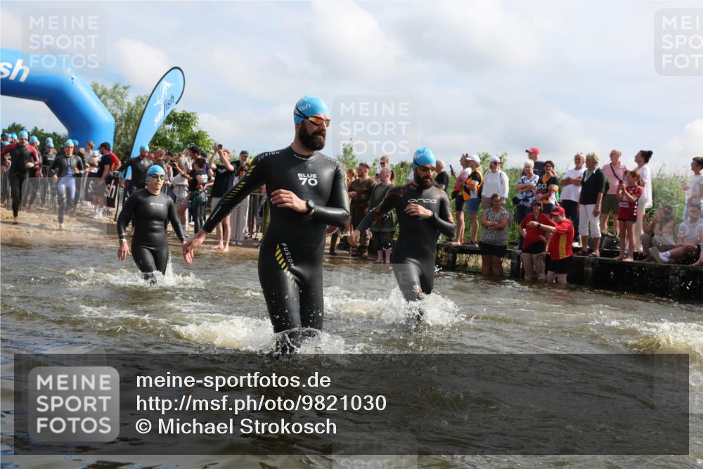 21.06.2026 - Viking Triathlon Michael Strokosch http://msf.ph/oto/9821030 21.06.2026 10:03:36 Schwimmen 53, 84, 95, 143, 229, 251, 303, 323, 327, 340, 423, 457, 458, 559, 656 meine-sportfotos.de