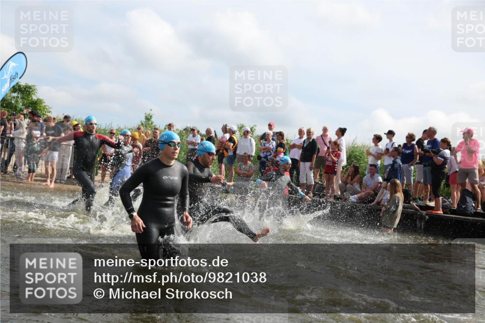 21.06.2026 - Viking Triathlon Michael Strokosch http://msf.ph/oto/9821038 21.06.2026 10:03:39 Schwimmen 53, 95, 137, 144, 229, 251, 323, 327, 340, 423, 436, 450, 458, 521, 559 meine-sportfotos.de
