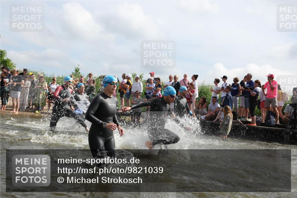 21.06.2026 - Viking Triathlon Michael Strokosch http://msf.ph/oto/9821039 21.06.2026 10:03:39 Schwimmen 53, 95, 137, 144, 229, 251, 323, 327, 340, 423, 436, 450, 458, 521, 559 meine-sportfotos.de