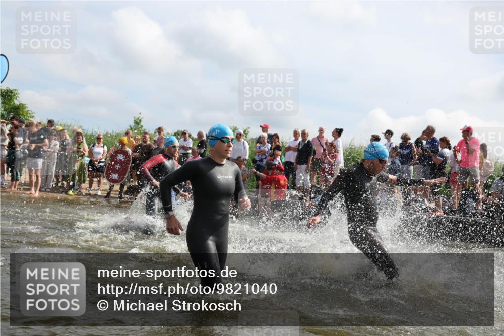 21.06.2026 - Viking Triathlon Michael Strokosch http://msf.ph/oto/9821040 21.06.2026 10:03:39 Schwimmen 53, 95, 137, 144, 229, 251, 323, 327, 340, 423, 436, 450, 458, 521, 559 meine-sportfotos.de