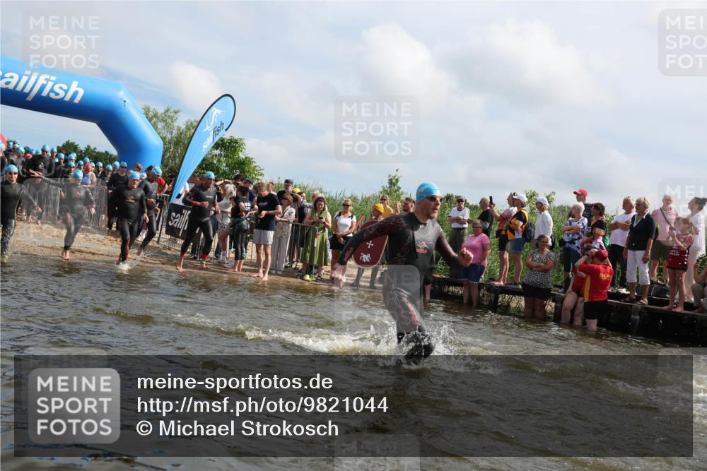 21.06.2026 - Viking Triathlon Michael Strokosch http://msf.ph/oto/9821044 21.06.2026 10:03:42 Schwimmen 95, 137, 144, 229, 267, 323, 327, 340, 436, 450, 458, 521, 559 meine-sportfotos.de