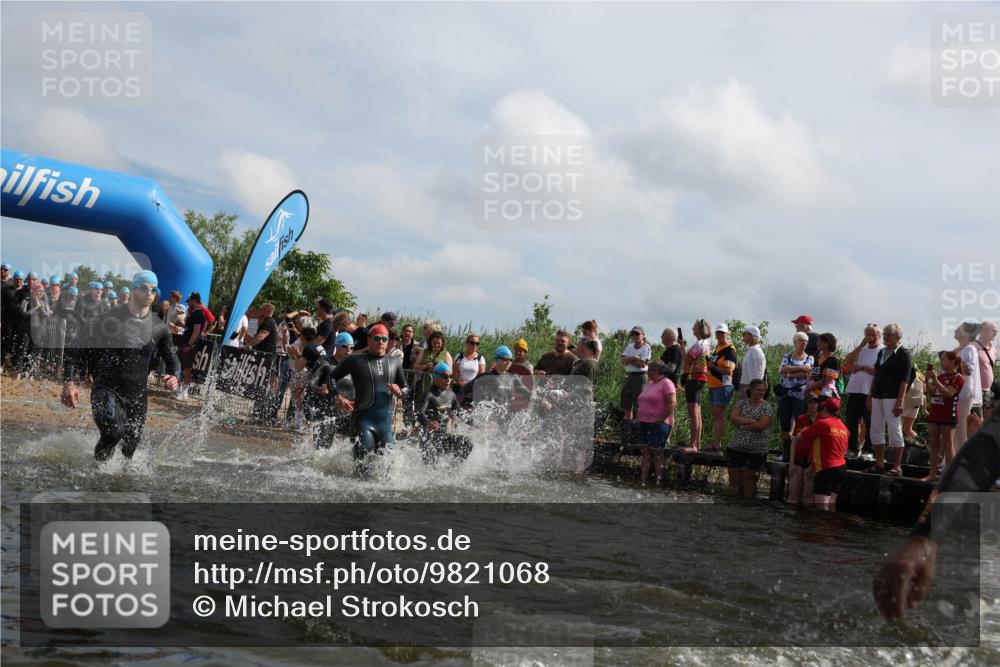 21.06.2026 - Viking Triathlon Michael Strokosch http://msf.ph/oto/9821068 21.06.2026 10:03:55 Schwimmen 122, 266, 267, 268, 287, 291, 339, 384, 460, 531, 552, 554, 608, 645, 649 meine-sportfotos.de