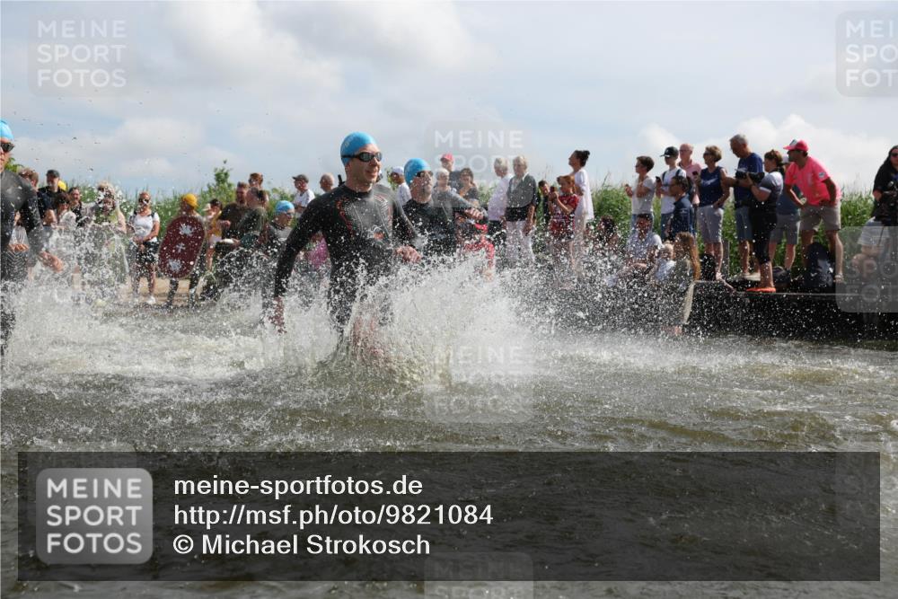 21.06.2026 - Viking Triathlon Michael Strokosch http://msf.ph/oto/9821084 21.06.2026 10:04:00 Schwimmen 122, 195, 197, 266, 268, 279, 333, 384, 460, 531, 552, 554, 608, 645, 654 meine-sportfotos.de
