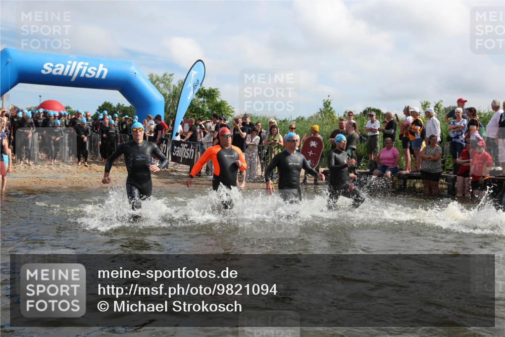 21.06.2026 - Viking Triathlon Michael Strokosch http://msf.ph/oto/9821094 21.06.2026 10:04:06 Schwimmen 122, 195, 197, 243, 266, 269, 279, 333, 384, 397, 400, 460, 496, 645, 654 meine-sportfotos.de