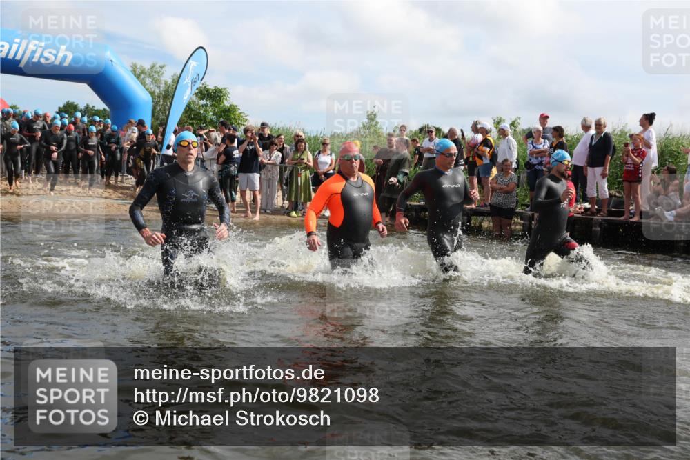 21.06.2026 - Viking Triathlon Michael Strokosch http://msf.ph/oto/9821098 21.06.2026 10:04:07 Schwimmen 122, 195, 197, 243, 266, 269, 279, 333, 384, 397, 400, 460, 496, 645, 654 meine-sportfotos.de