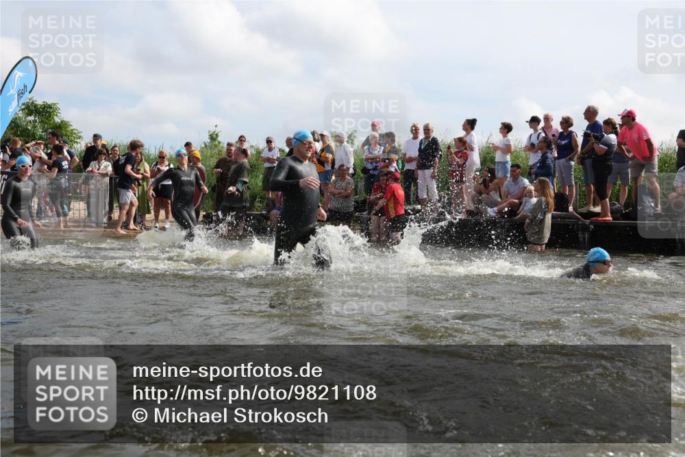 21.06.2026 - Viking Triathlon Michael Strokosch http://msf.ph/oto/9821108 21.06.2026 10:04:10 Schwimmen 195, 197, 227, 239, 243, 269, 279, 333, 377, 397, 400, 496, 526, 654, 666 meine-sportfotos.de
