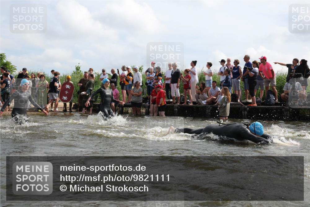 21.06.2026 - Viking Triathlon Michael Strokosch http://msf.ph/oto/9821111 21.06.2026 10:04:11 Schwimmen 195, 197, 227, 239, 243, 269, 279, 333, 377, 397, 400, 496, 526, 654, 666 meine-sportfotos.de
