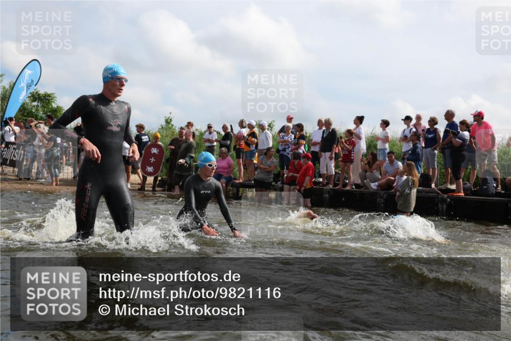 21.06.2026 - Viking Triathlon Michael Strokosch http://msf.ph/oto/9821116 21.06.2026 10:04:13 Schwimmen 195, 197, 205, 213, 227, 239, 243, 256, 269, 279, 333, 377, 397, 400, 411, 496, 526, 654, 666 meine-sportfotos.de