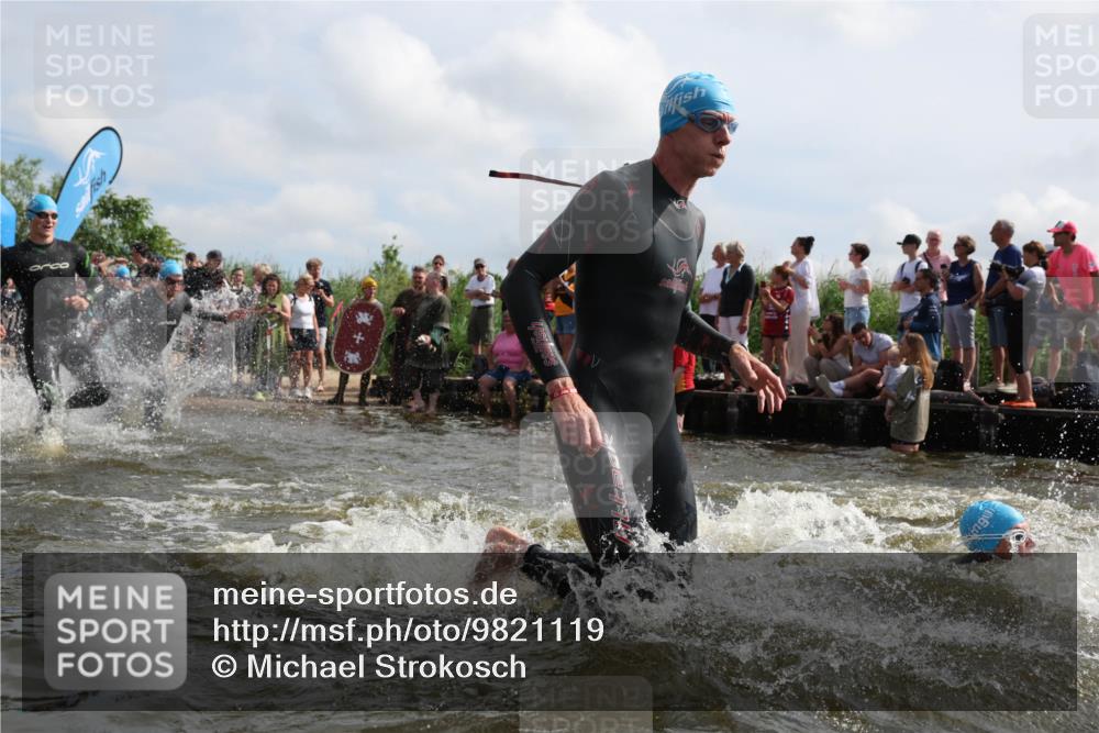 21.06.2026 - Viking Triathlon Michael Strokosch http://msf.ph/oto/9821119 21.06.2026 10:04:14 Schwimmen 96, 205, 213, 227, 239, 243, 256, 269, 377, 397, 400, 411, 496, 526, 666 meine-sportfotos.de