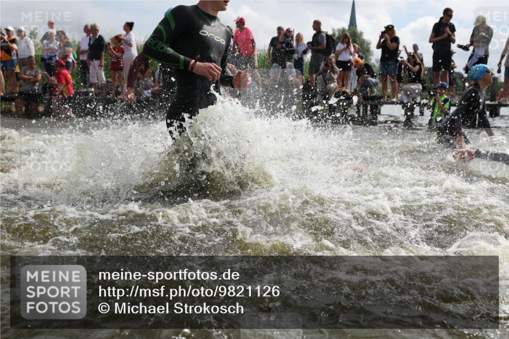 21.06.2026 - Viking Triathlon Michael Strokosch http://msf.ph/oto/9821126 21.06.2026 10:04:16 Schwimmen 96, 205, 213, 227, 239, 243, 256, 269, 377, 397, 400, 411, 496, 526, 666 meine-sportfotos.de