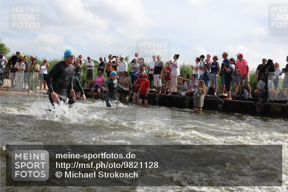 21.06.2026 - Viking Triathlon Michael Strokosch http://msf.ph/oto/9821128 21.06.2026 10:04:17 Schwimmen 96, 205, 213, 227, 239, 243, 256, 269, 377, 397, 400, 411, 496, 526, 666 meine-sportfotos.de