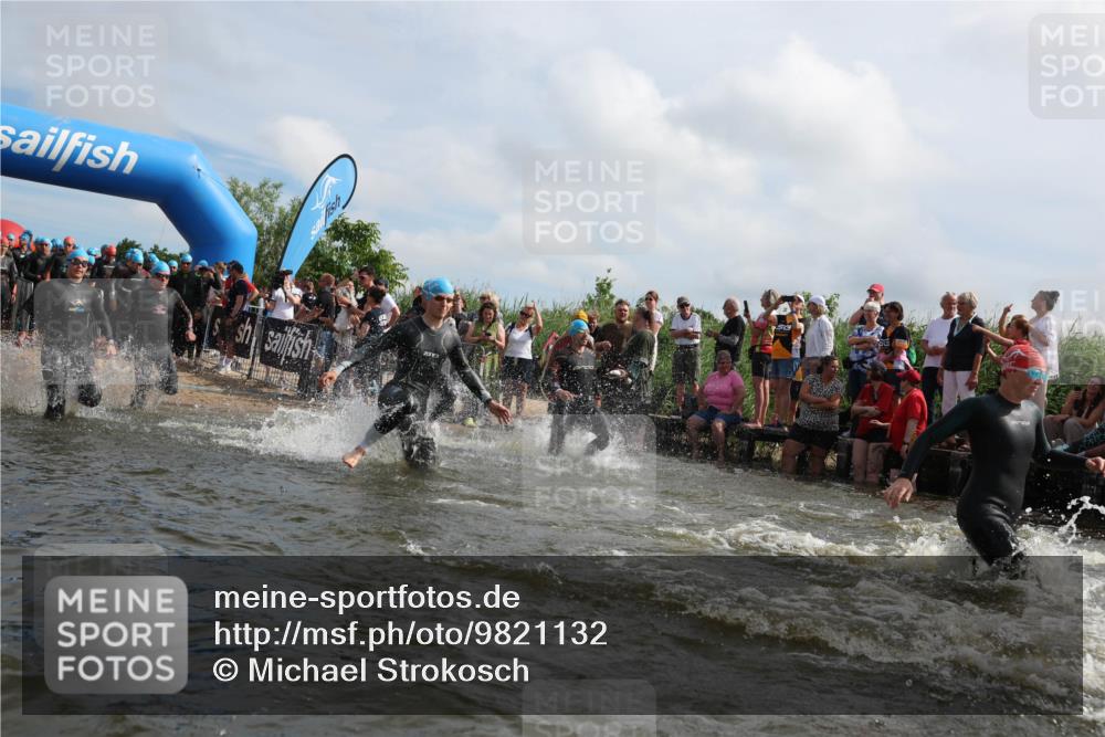 21.06.2026 - Viking Triathlon Michael Strokosch http://msf.ph/oto/9821132 21.06.2026 10:04:19 Schwimmen 96, 132, 179, 205, 213, 227, 239, 241, 256, 377, 411, 526, 602, 614, 666 meine-sportfotos.de