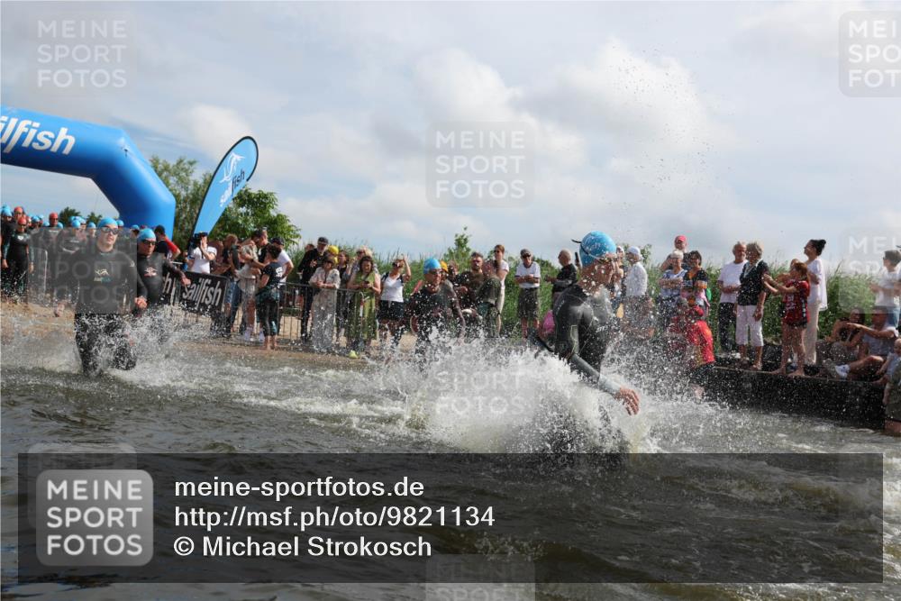 21.06.2026 - Viking Triathlon Michael Strokosch http://msf.ph/oto/9821134 21.06.2026 10:04:19 Schwimmen 96, 132, 179, 205, 213, 227, 239, 241, 256, 377, 411, 526, 602, 614, 666 meine-sportfotos.de