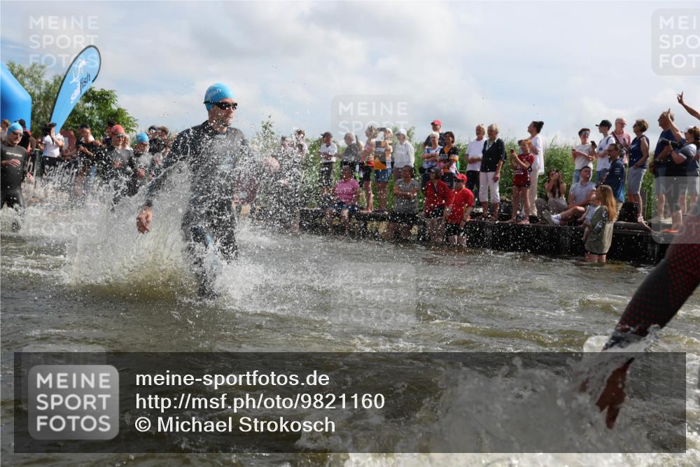 21.06.2026 - Viking Triathlon Michael Strokosch http://msf.ph/oto/9821160 21.06.2026 10:04:30 Schwimmen 125, 132, 167, 179, 241, 358, 398, 425, 465, 473, 590, 602, 614, 647, 658 meine-sportfotos.de