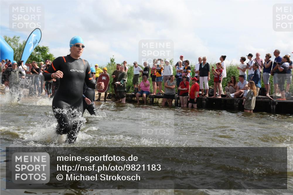 21.06.2026 - Viking Triathlon Michael Strokosch http://msf.ph/oto/9821183 21.06.2026 10:04:39 Schwimmen 44, 63, 150, 167, 231, 232, 247, 349, 355, 358, 425, 473, 484, 511, 647 meine-sportfotos.de