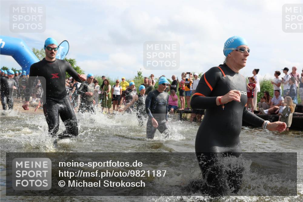 21.06.2026 - Viking Triathlon Michael Strokosch http://msf.ph/oto/9821187 21.06.2026 10:04:40 Schwimmen 44, 63, 150, 167, 231, 232, 247, 349, 355, 358, 425, 473, 484, 511, 647 meine-sportfotos.de