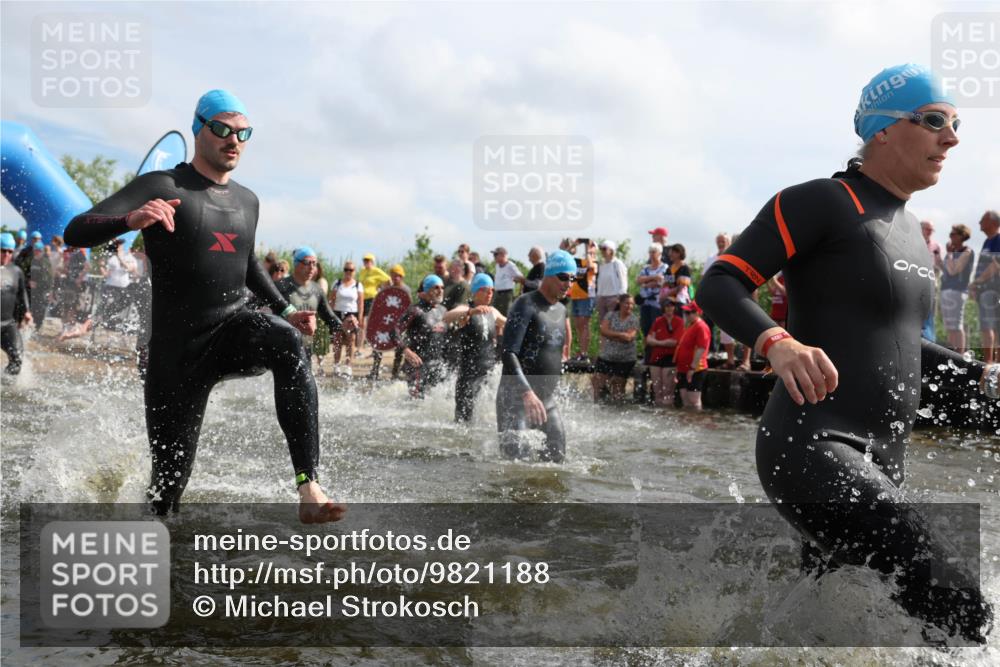 21.06.2026 - Viking Triathlon Michael Strokosch http://msf.ph/oto/9821188 21.06.2026 10:04:40 Schwimmen 44, 63, 150, 167, 231, 232, 247, 349, 355, 358, 425, 473, 484, 511, 647 meine-sportfotos.de