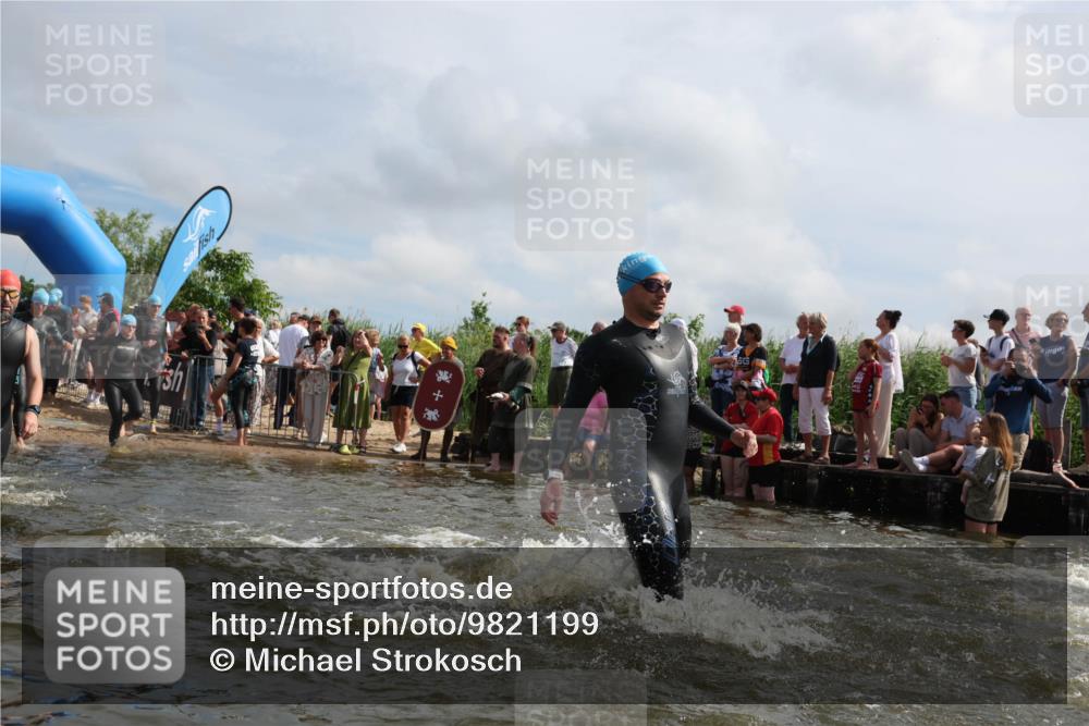 21.06.2026 - Viking Triathlon Michael Strokosch http://msf.ph/oto/9821199 21.06.2026 10:04:48 Schwimmen 22, 34, 44, 63, 150, 175, 231, 247, 286, 351, 355, 484, 511 meine-sportfotos.de