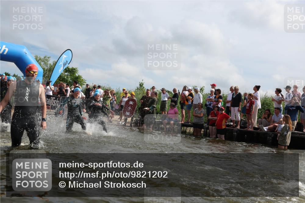 21.06.2026 - Viking Triathlon Michael Strokosch http://msf.ph/oto/9821202 21.06.2026 10:04:49 Schwimmen 22, 34, 44, 150, 175, 214, 231, 247, 286, 351, 355 meine-sportfotos.de