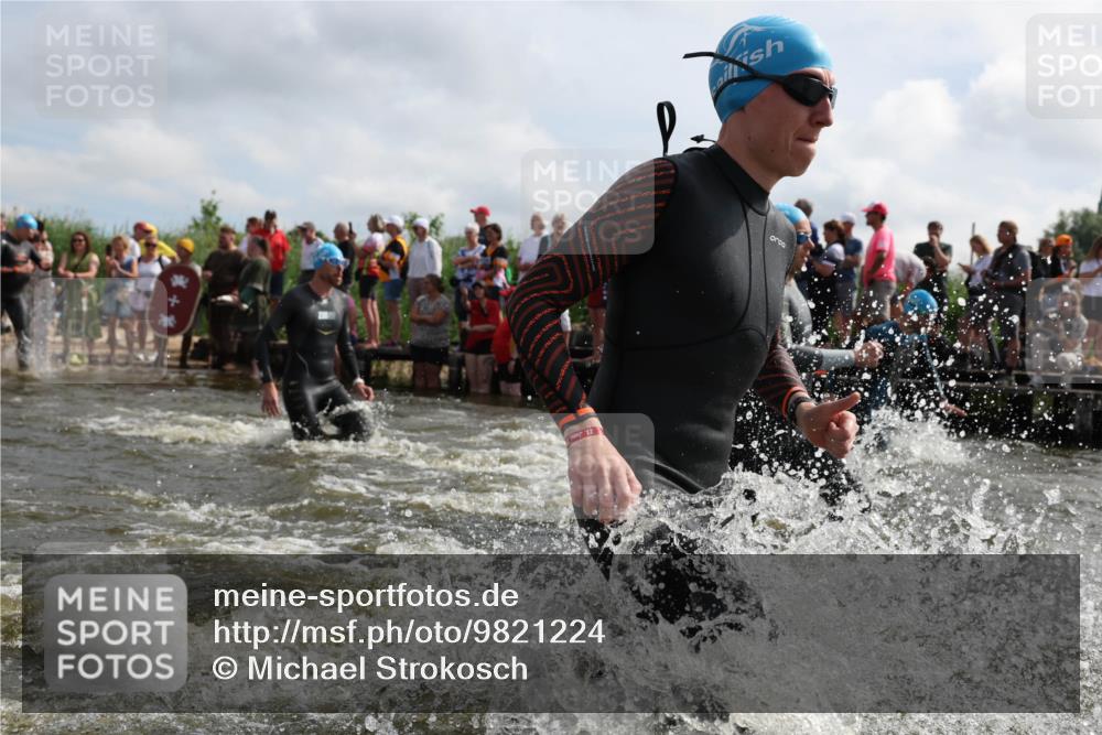 21.06.2026 - Viking Triathlon Michael Strokosch http://msf.ph/oto/9821224 21.06.2026 10:05:03 Schwimmen 214, 225, 297, 304, 318, 350, 353, 442, 456, 461, 492, 497, 508, 516, 650 meine-sportfotos.de