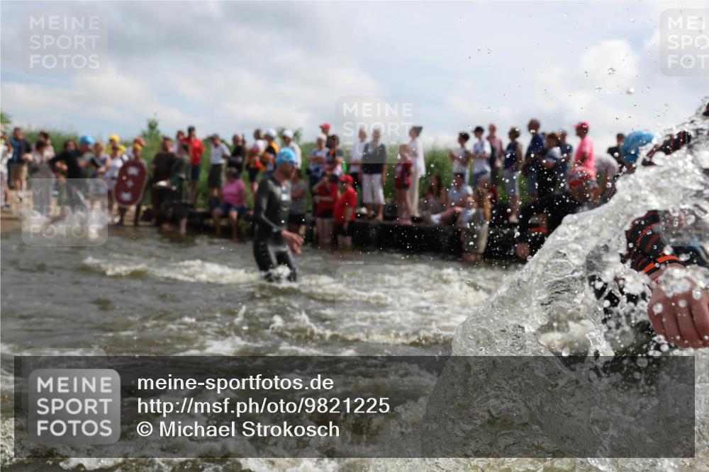 21.06.2026 - Viking Triathlon Michael Strokosch http://msf.ph/oto/9821225 21.06.2026 10:05:03 Schwimmen 214, 225, 297, 304, 318, 350, 353, 442, 456, 461, 492, 497, 508, 516, 650 meine-sportfotos.de
