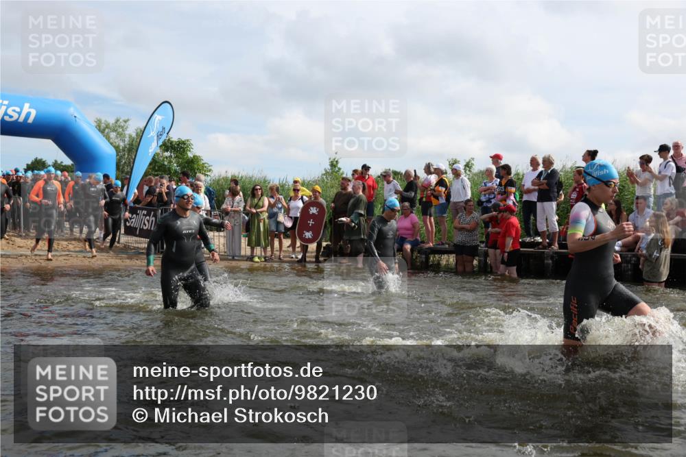 21.06.2026 - Viking Triathlon Michael Strokosch http://msf.ph/oto/9821230 21.06.2026 10:05:07 Schwimmen 165, 225, 296, 297, 301, 304, 318, 350, 370, 442, 461, 497, 516, 562, 650 meine-sportfotos.de