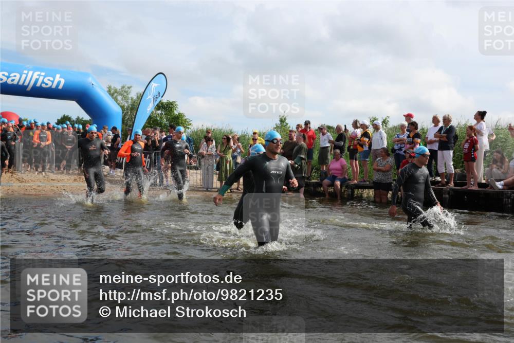 21.06.2026 - Viking Triathlon Michael Strokosch http://msf.ph/oto/9821235 21.06.2026 10:05:09 Schwimmen 165, 225, 296, 297, 301, 304, 370, 442, 497, 519, 562, 601, 617 meine-sportfotos.de