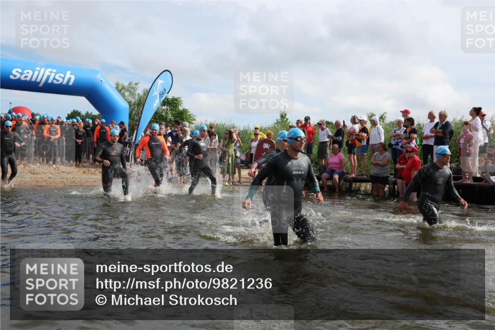 21.06.2026 - Viking Triathlon Michael Strokosch http://msf.ph/oto/9821236 21.06.2026 10:05:09 Schwimmen 165, 225, 296, 297, 301, 304, 370, 442, 497, 519, 562, 601, 617 meine-sportfotos.de