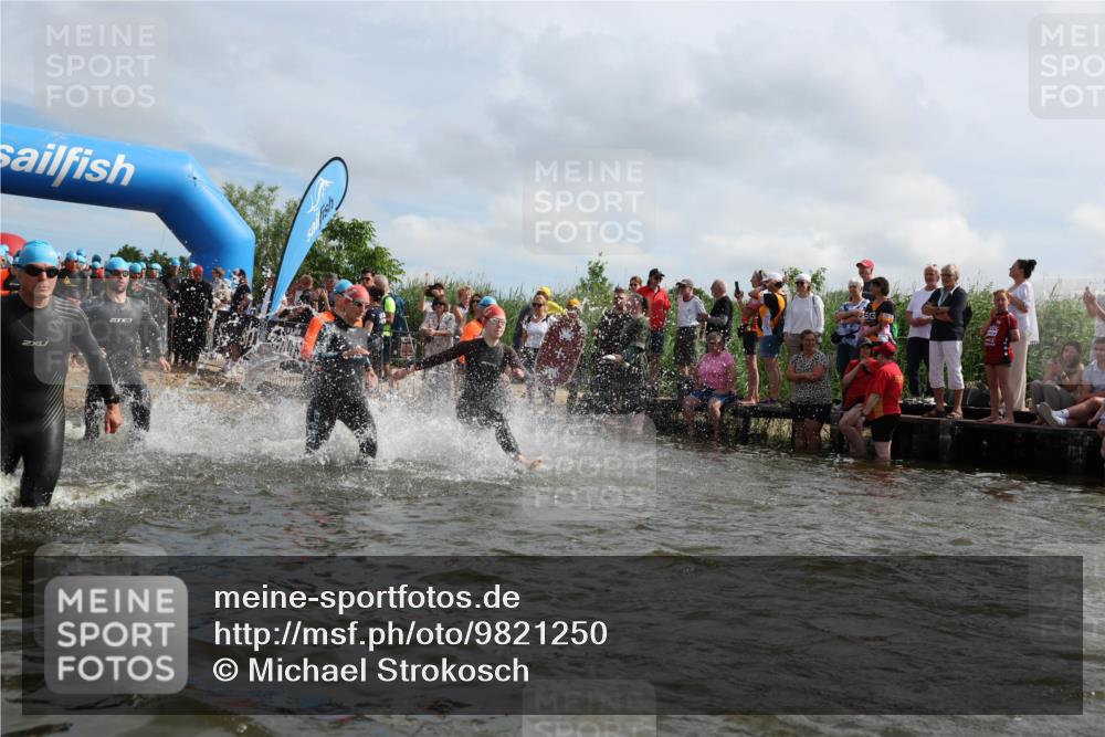 21.06.2026 - Viking Triathlon Michael Strokosch http://msf.ph/oto/9821250 21.06.2026 10:05:15 Schwimmen 33, 165, 198, 211, 296, 301, 341, 370, 472, 493, 519, 562, 601, 617, 632 meine-sportfotos.de
