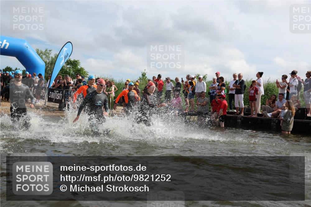 21.06.2026 - Viking Triathlon Michael Strokosch http://msf.ph/oto/9821252 21.06.2026 10:05:16 Schwimmen 33, 165, 198, 211, 296, 301, 341, 370, 472, 493, 519, 562, 601, 617, 632 meine-sportfotos.de