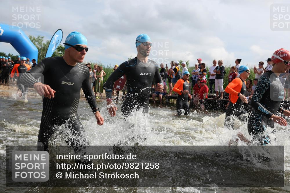 21.06.2026 - Viking Triathlon Michael Strokosch http://msf.ph/oto/9821258 21.06.2026 10:05:18 Schwimmen 33, 165, 198, 211, 296, 301, 341, 370, 472, 493, 519, 562, 601, 617, 632 meine-sportfotos.de