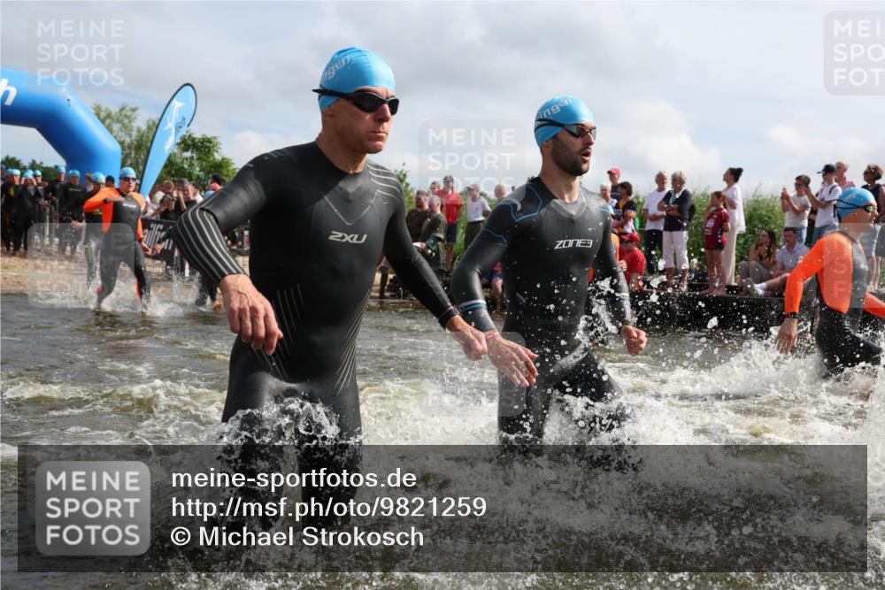 21.06.2026 - Viking Triathlon Michael Strokosch http://msf.ph/oto/9821259 21.06.2026 10:05:18 Schwimmen 33, 165, 198, 211, 296, 301, 341, 370, 472, 493, 519, 562, 601, 617, 632 meine-sportfotos.de