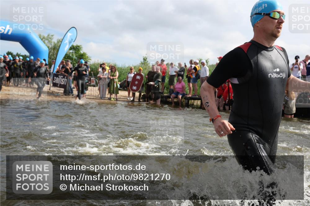 21.06.2026 - Viking Triathlon Michael Strokosch http://msf.ph/oto/9821270 21.06.2026 10:05:23 Schwimmen 33, 86, 88, 198, 211, 230, 302, 308, 330, 331, 341, 414, 452, 459, 472, 493, 519, 601, 617, 632 meine-sportfotos.de