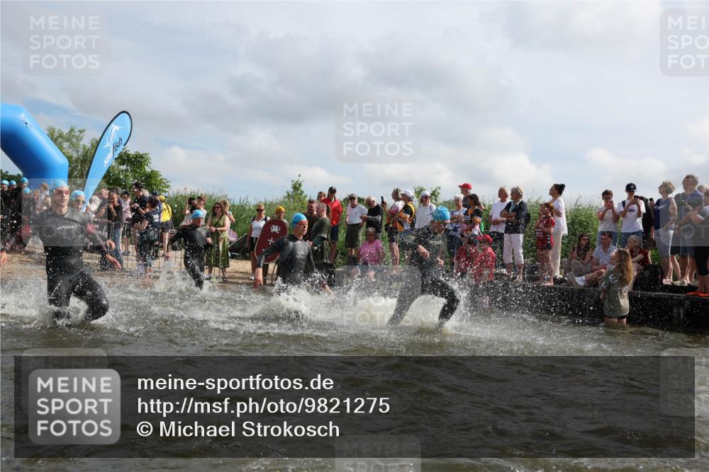 21.06.2026 - Viking Triathlon Michael Strokosch http://msf.ph/oto/9821275 21.06.2026 10:05:25 Schwimmen 33, 86, 88, 230, 302, 308, 330, 331, 341, 414, 452, 459, 472, 493, 632 meine-sportfotos.de