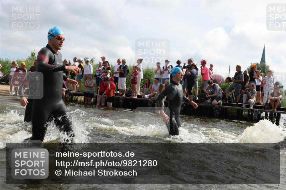 21.06.2026 - Viking Triathlon Michael Strokosch http://msf.ph/oto/9821280 21.06.2026 10:05:27 Schwimmen 33, 86, 88, 230, 302, 308, 330, 331, 341, 414, 452, 459, 472, 493, 632 meine-sportfotos.de