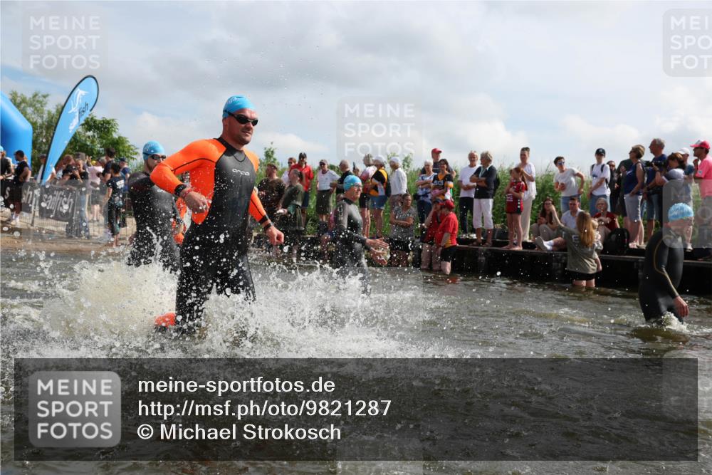 21.06.2026 - Viking Triathlon Michael Strokosch http://msf.ph/oto/9821287 21.06.2026 10:05:31 Schwimmen 86, 88, 134, 230, 262, 276, 302, 308, 330, 331, 414, 452, 459, 471, 520 meine-sportfotos.de