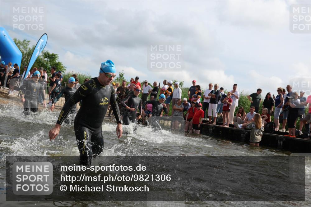 21.06.2026 - Viking Triathlon Michael Strokosch http://msf.ph/oto/9821306 21.06.2026 10:05:41 Schwimmen 45, 134, 234, 262, 276, 316, 387, 393, 399, 471, 482, 520, 528, 578, 663 meine-sportfotos.de